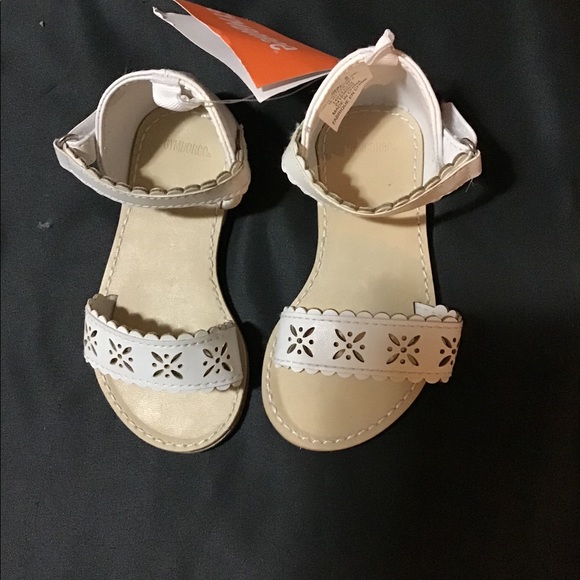 GYMBOREE GIRLS SANDALS NWT SZ 5 VERY CUTE WHITE - Picture 1 of 4